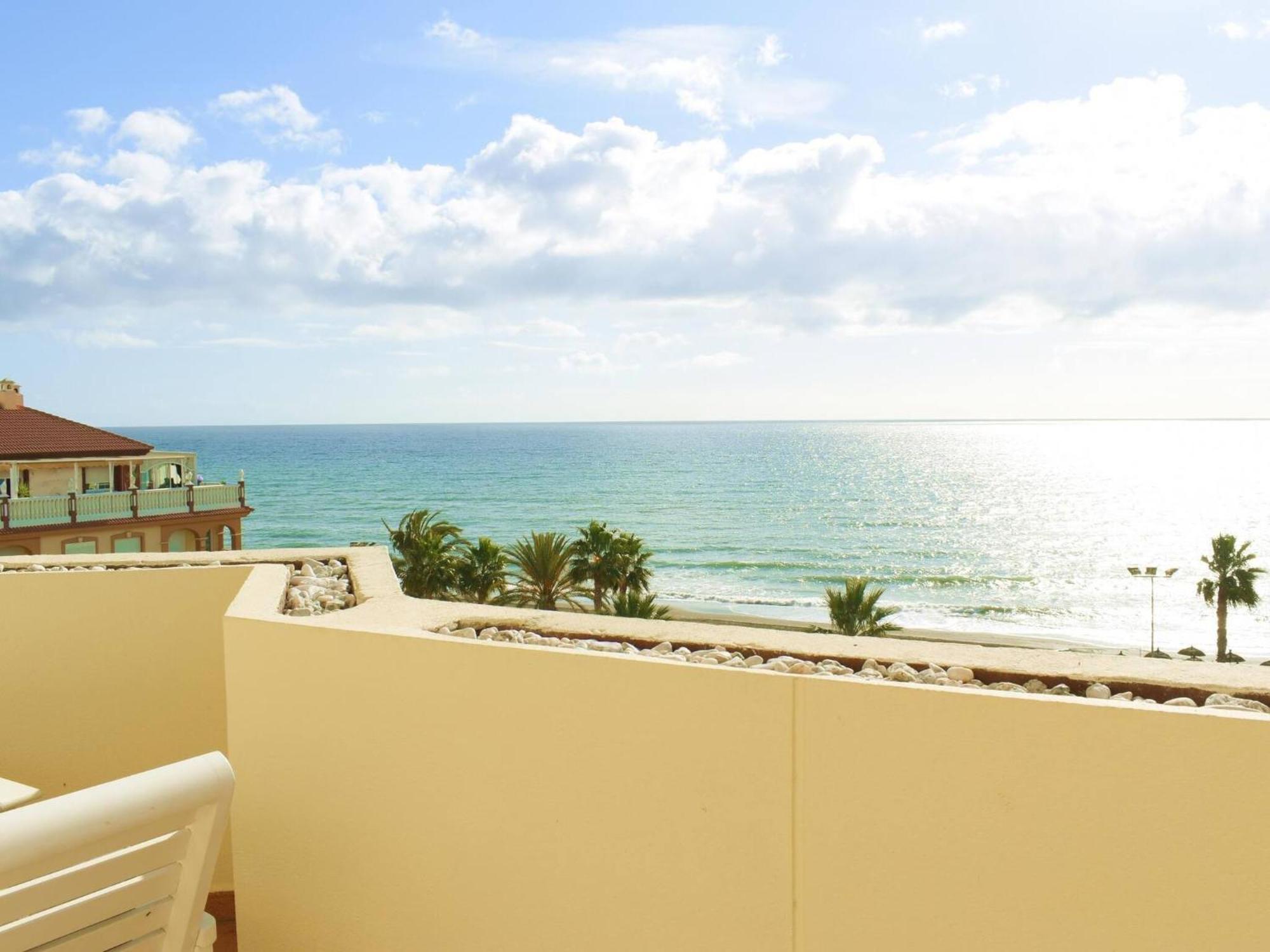 Magnifico Atico Frente Al Mar En Ricon De La Victoria Apartment Rincón de la Victoria Екстериор снимка